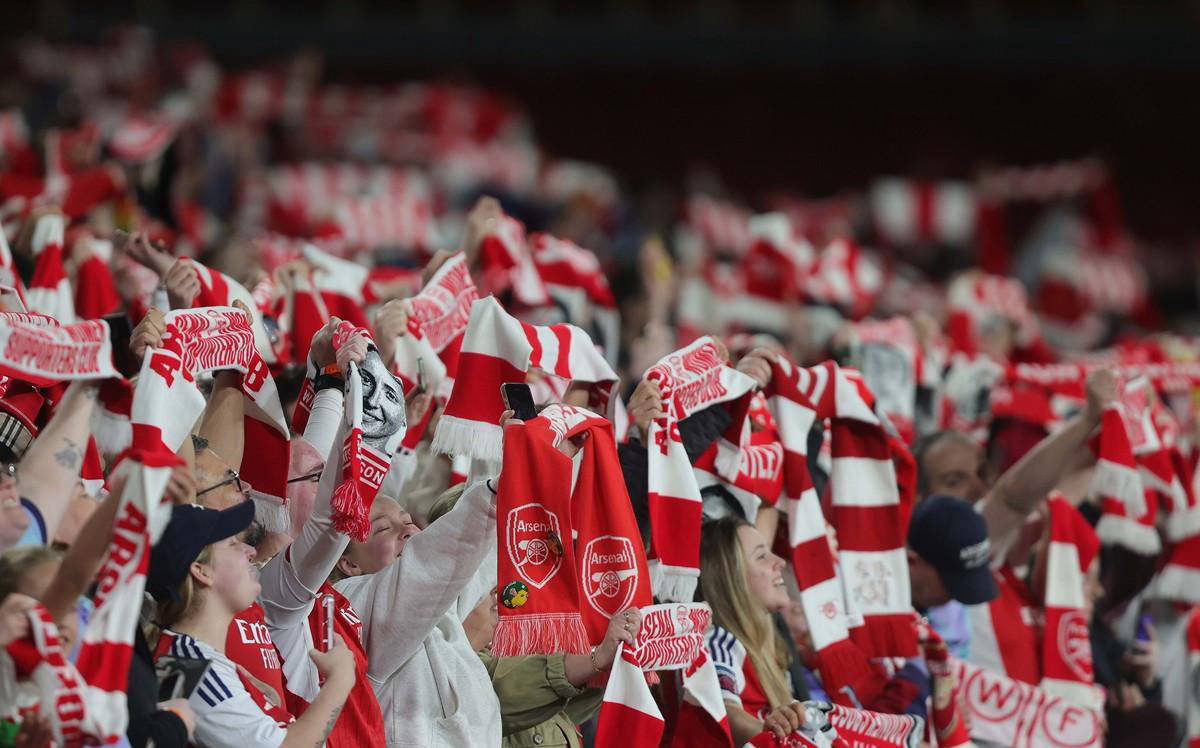 包含阿森纳客场挑战胜利，逆转战局后收获战略优势的词条