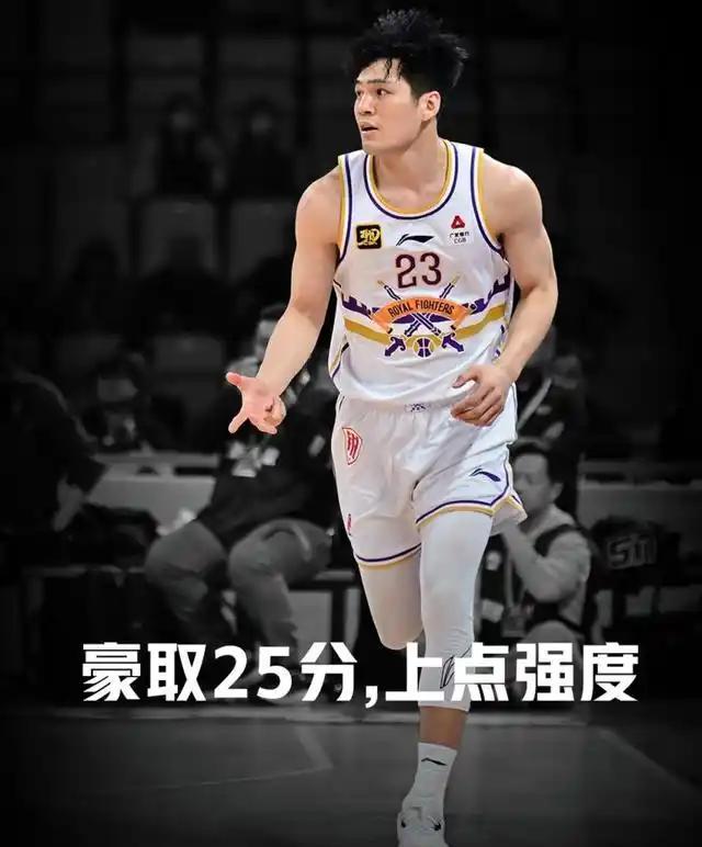 千钧一发！热门对决备受瞩目