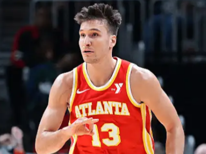 包含老鹰队后卫因伤势复发将缺席下月比赛.的词条