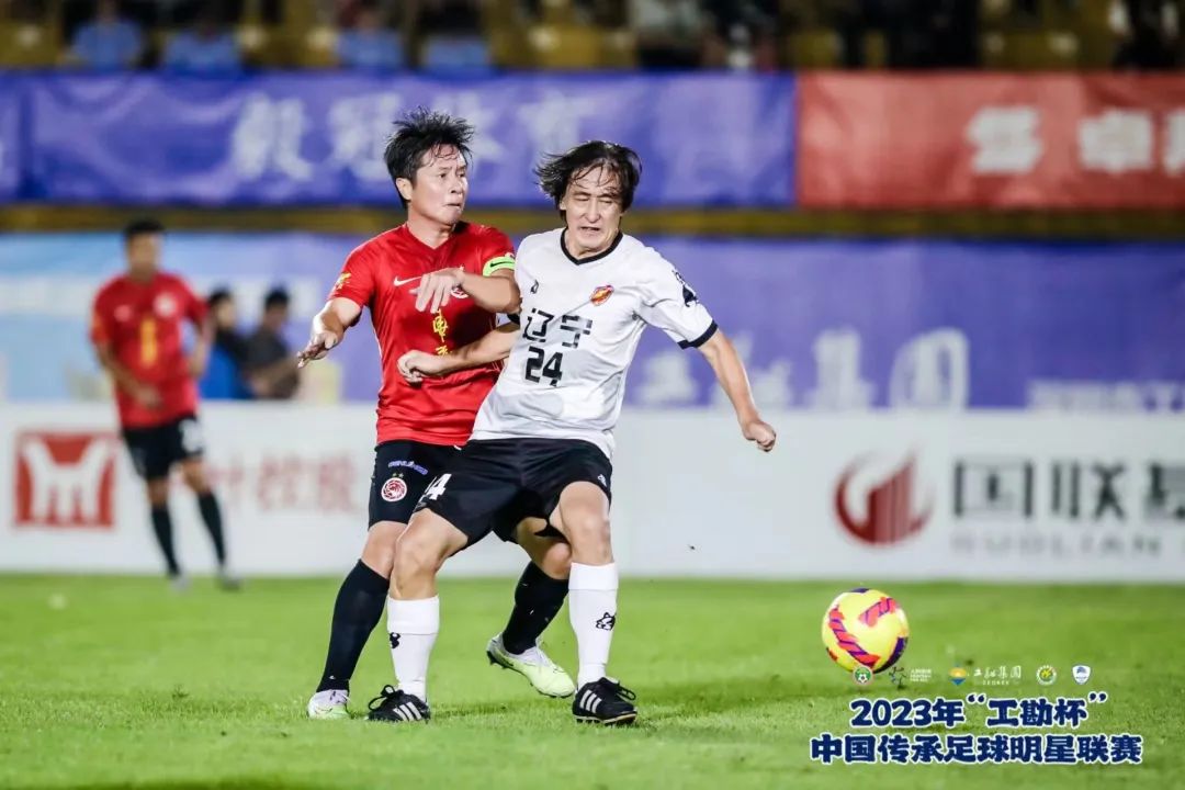 足球场上的精彩故事层出不穷