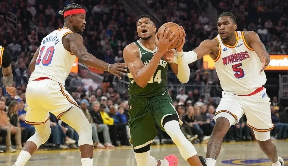 詹姆斯指挥詹姆斯less复仇成功，雄鹿全力抵抗的简单介绍