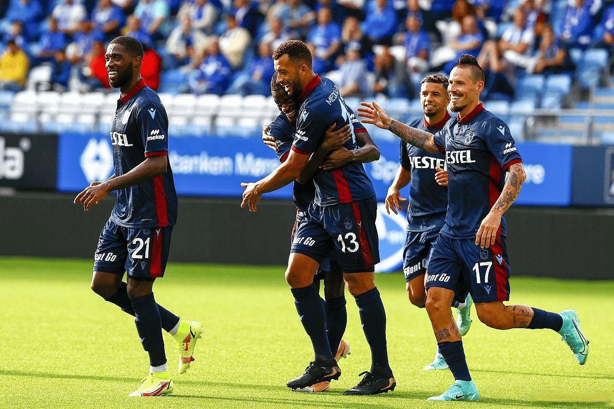 包含利物浦客场迎战比利时劲旅勒沃库森，必须全力以赴的词条