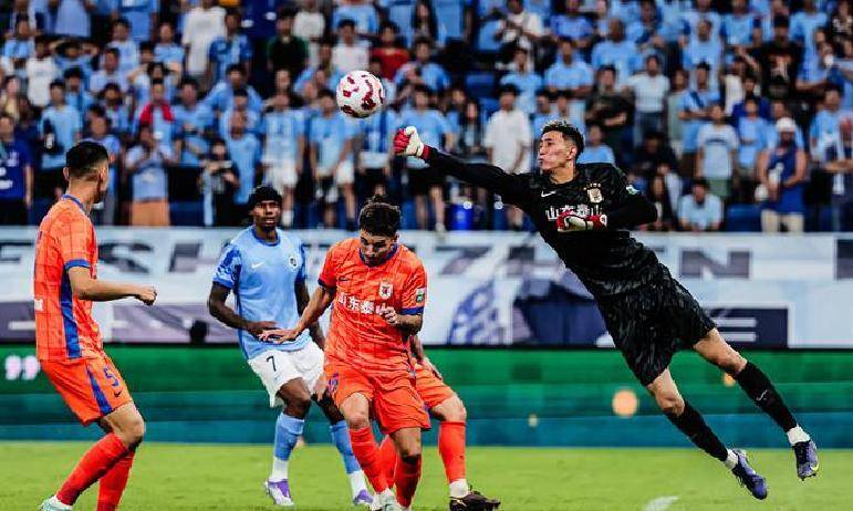 门将表现出色，关键时刻挽救球队的简单介绍