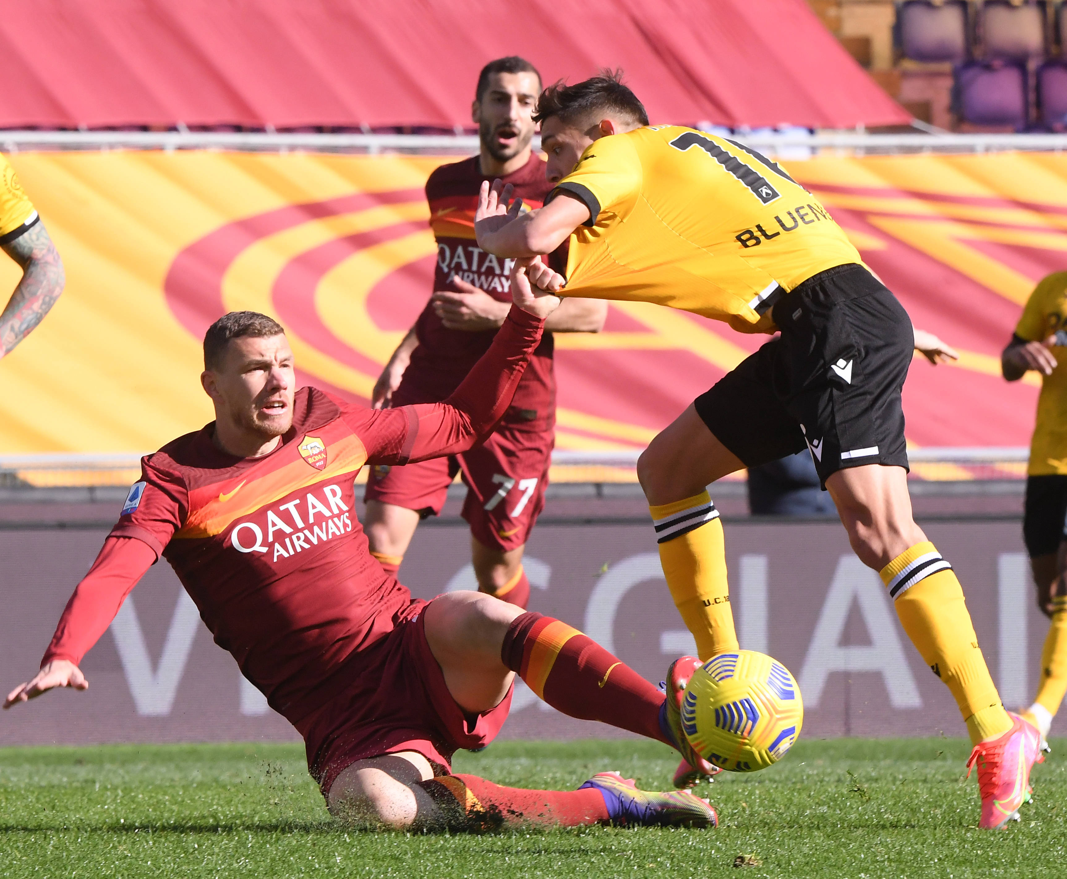 包含乌迪内斯凭借劳塔罗进球战胜帕尔马，取得连胜的词条