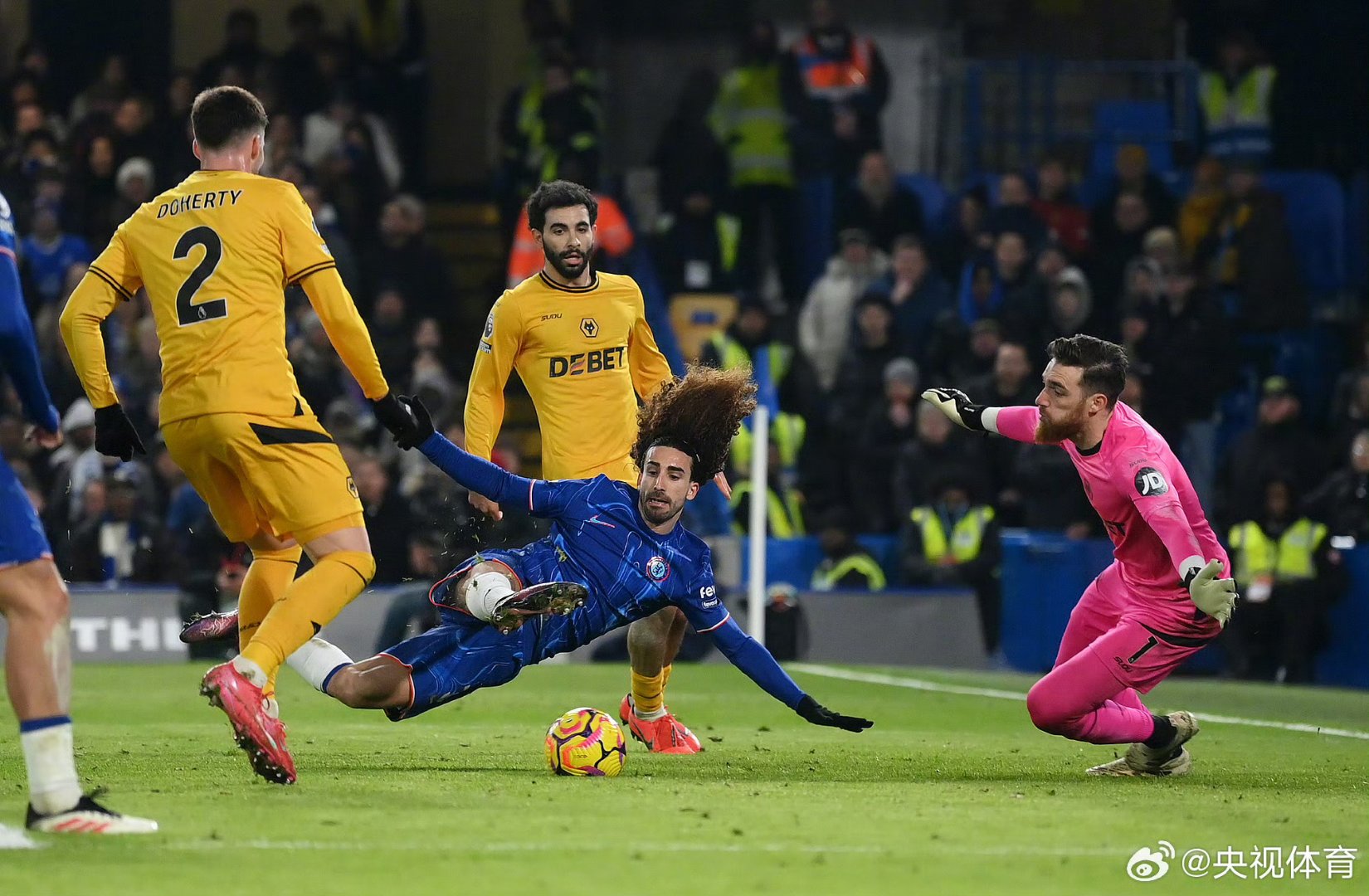 爱游戏官网-切尔西逆转晋级半决赛，阿扎尔奉献关键助攻