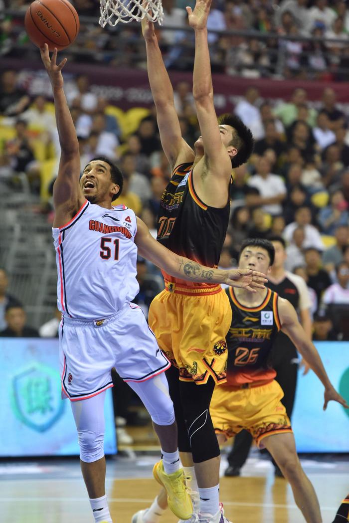 爱游戏登录入口-包含广东华南虎深夜奋战，鏖战分钟终场仍大获全胜的词条