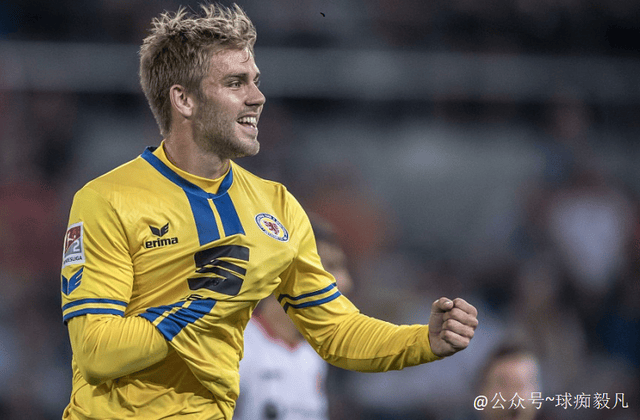 包含凯泽斯劳滕连续两轮不胜，客场输给不伦瑞克的词条