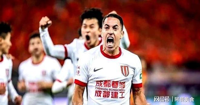 爱游戏在线-包含浙江队球员精神抖擞，迎接重要比赛的词条