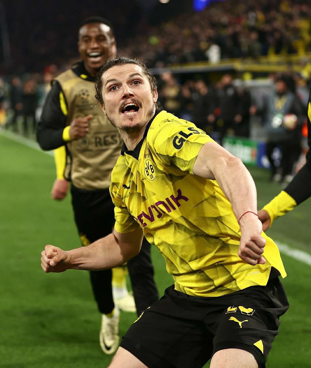 爱游戏体育官网-青年军惊艳！多特蒙德反客为主，多特蒙德逐鹿欧冠