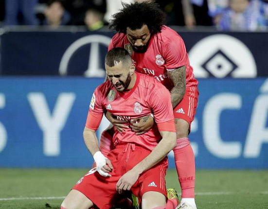 关于西班牙连续两场失利，小组排名下滑的信息